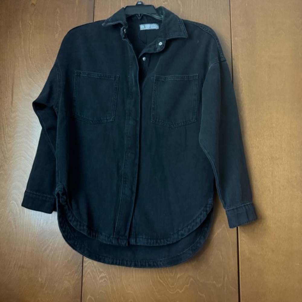 Denim & Co Black Distressed Denim Women's Snap Front Rounded Hem Shacket XS New?